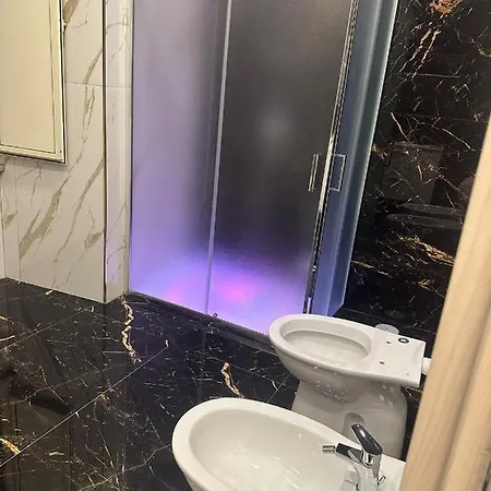 Alojamento de Acomodação e Pequeno-almoço Tre Regine Nápoles